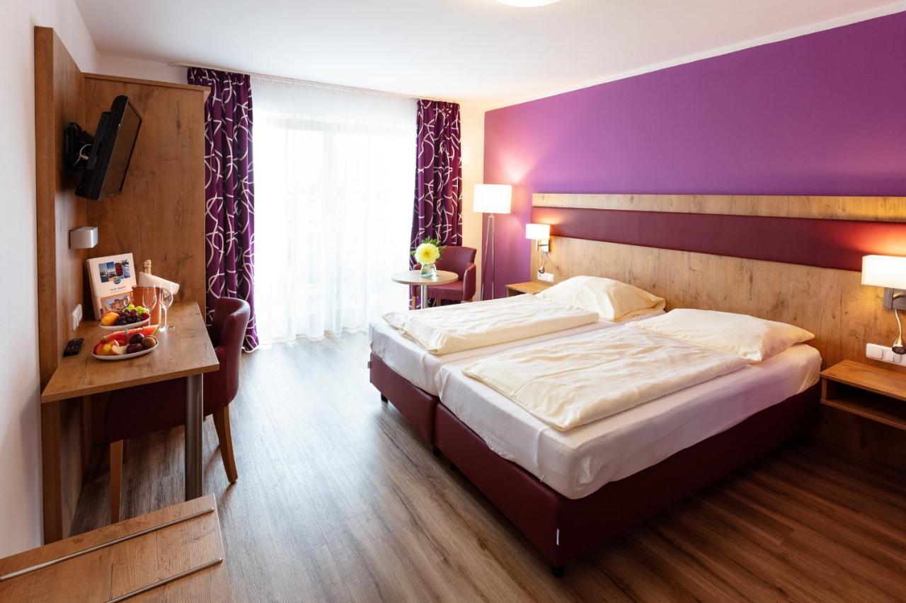 Ferienhotel Herzog Neumarkt am Wallersee Esterno foto